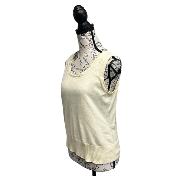 Womens Pale Yellow Scoop Neck Wool Sweater Vest L Preppy Academia Golf Tennis - Picture 2 of 6